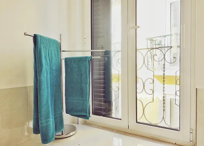17 View In Downtown Old Apartment *